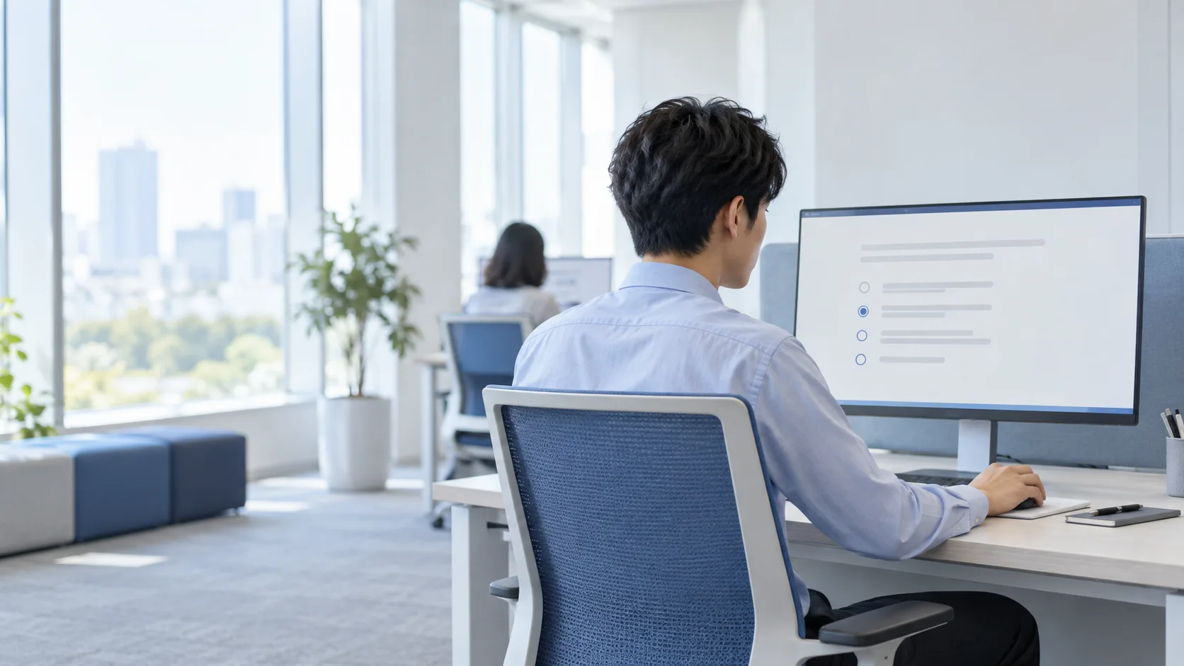 オンライン検定に取り組む技術者のイメージ